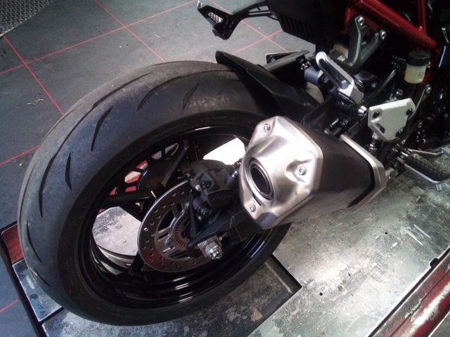 kawasaki - z900