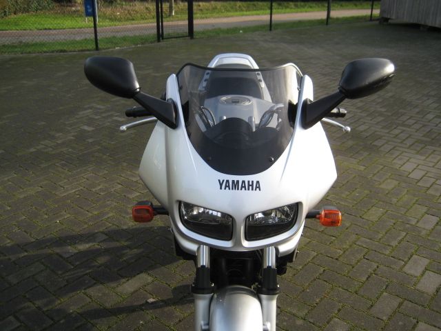 yamaha - fzs-600-fazer
