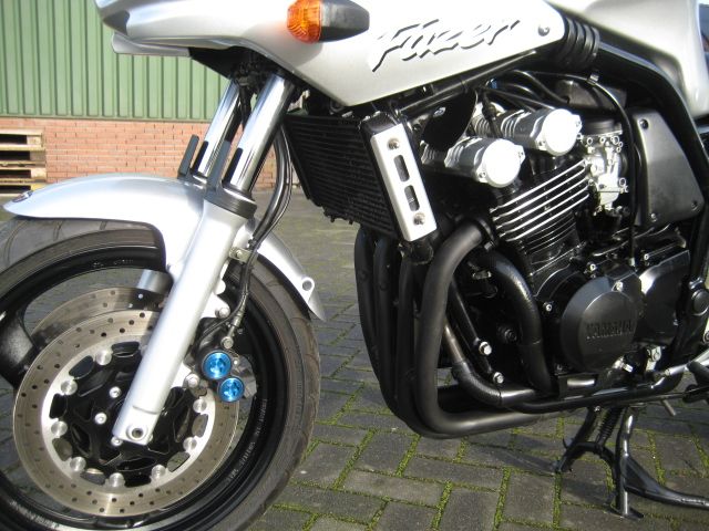 yamaha - fzs-600-fazer