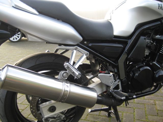 yamaha - fzs-600-fazer
