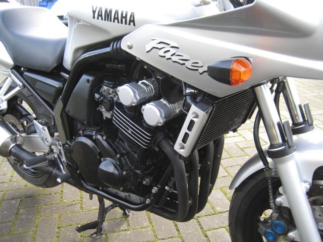 yamaha - fzs-600-fazer
