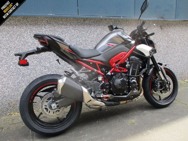 kawasaki - z900