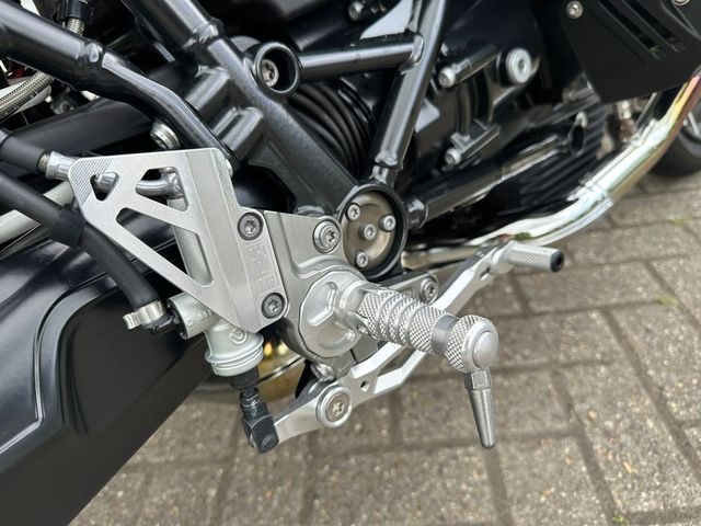 bmw - r-nine-t-scrambler
