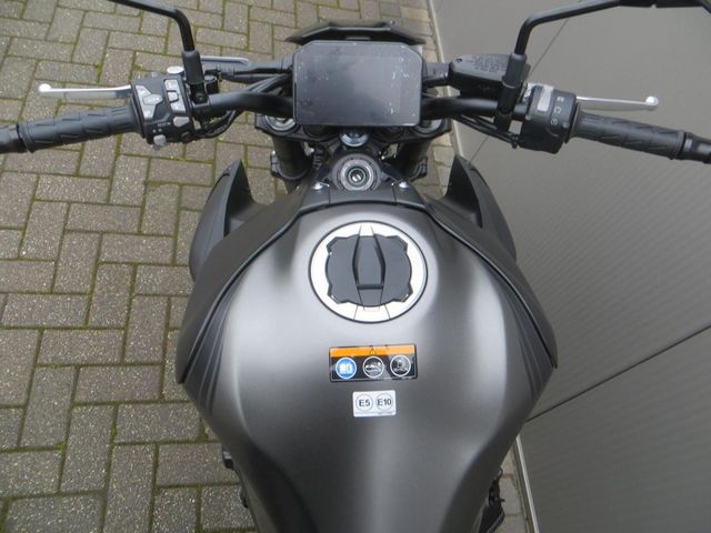 kawasaki - z900
