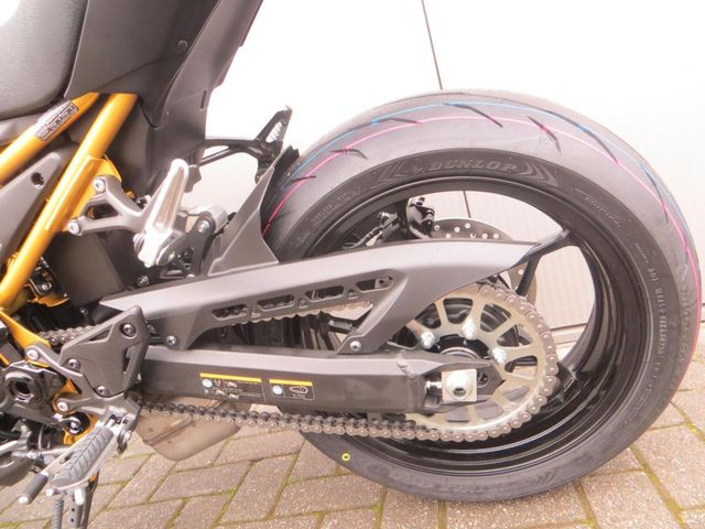 kawasaki - z900