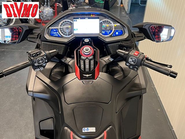 honda - gl-1800-goldwing-bagger-dct