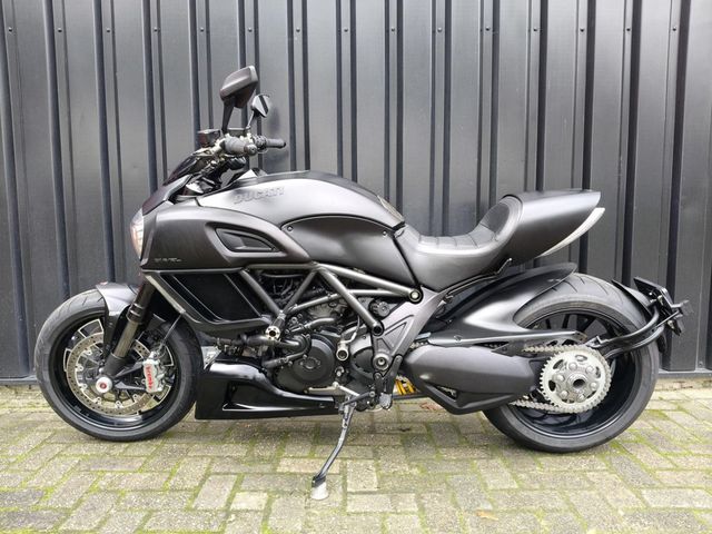 ducati - diavel-dark