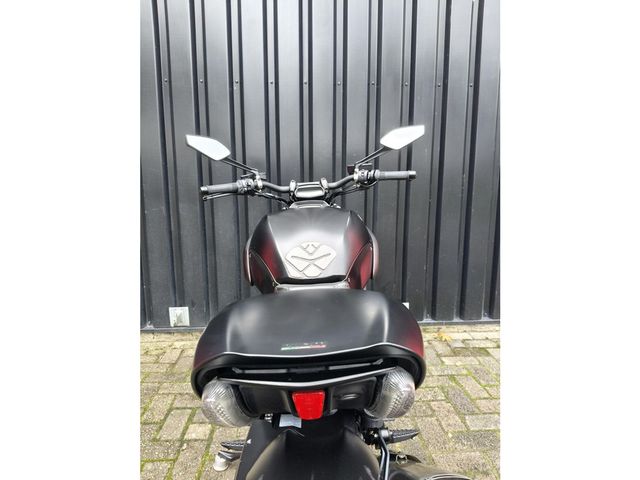 ducati - diavel-dark