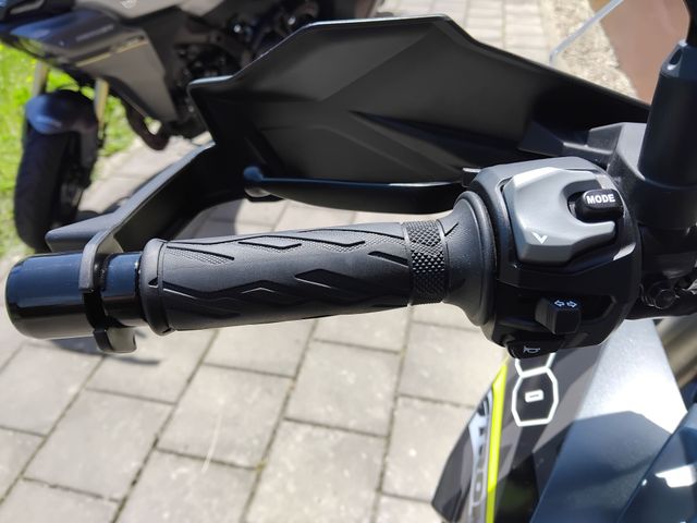 suzuki - v-strom-800