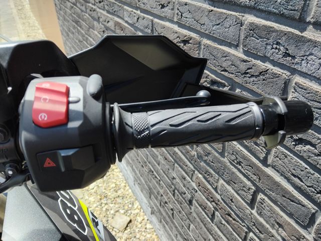 suzuki - v-strom-800