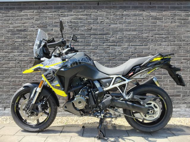 suzuki - v-strom-800