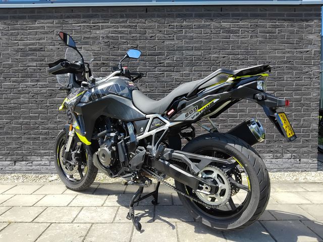 suzuki - v-strom-800