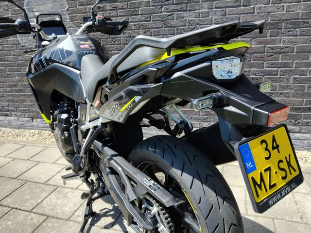 suzuki - v-strom-800
