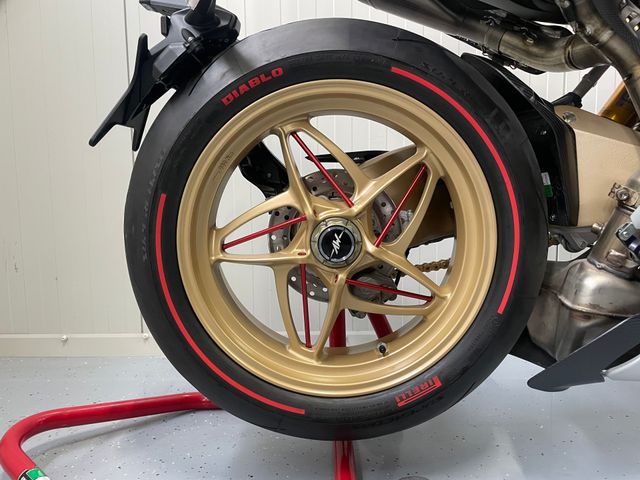 mv-agusta - superveloce-1000-oro