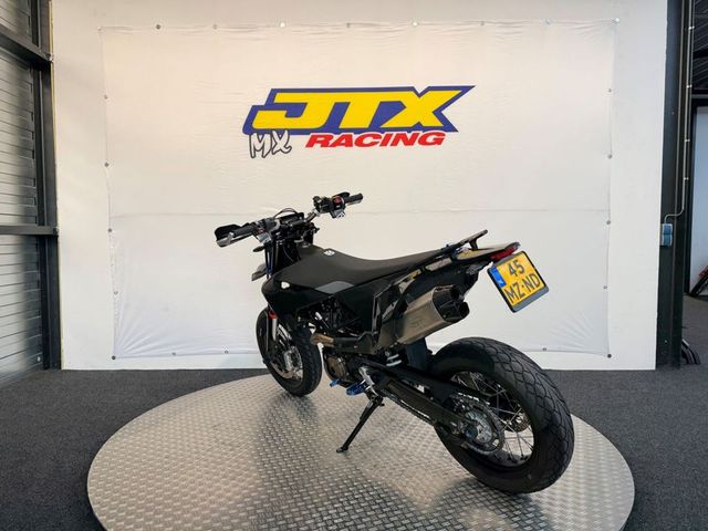 husqvarna - 701-supermoto