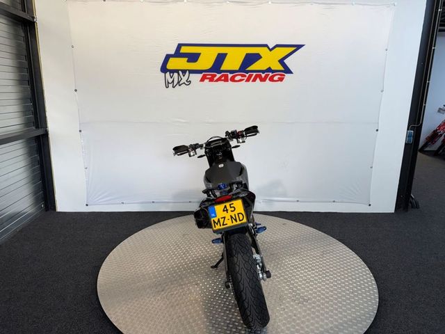 husqvarna - 701-supermoto
