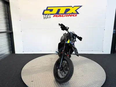HUSQVARNA 701 SUPERMOTO – foto 3