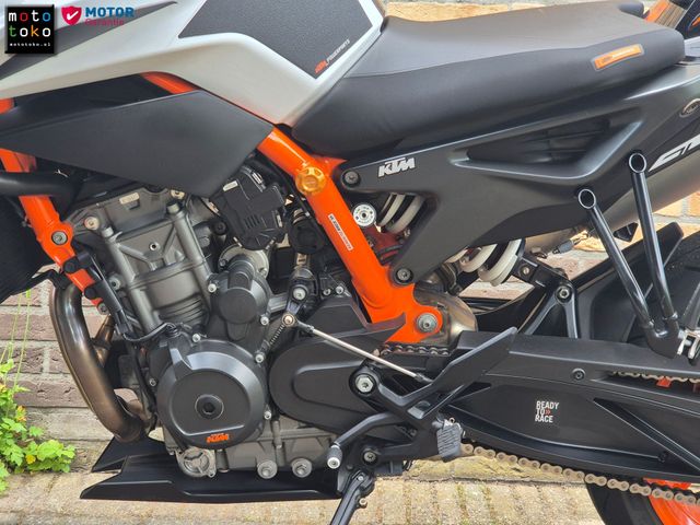 ktm - 890-duke-r
