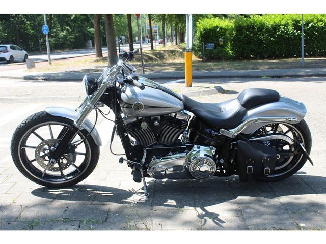 harley-davidson - softail-breakout-114