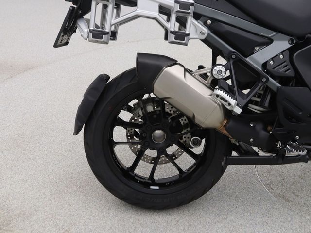 bmw - r-1300-gs-adventure