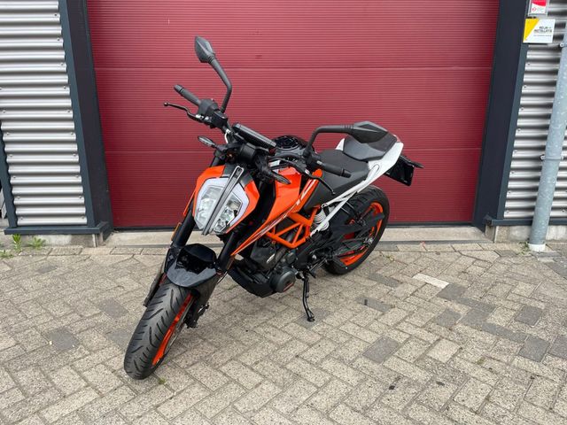 ktm - 390-duke-abs