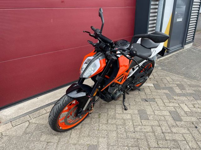 ktm - 390-duke-abs