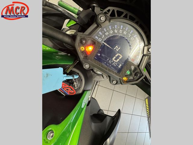 kawasaki - z900