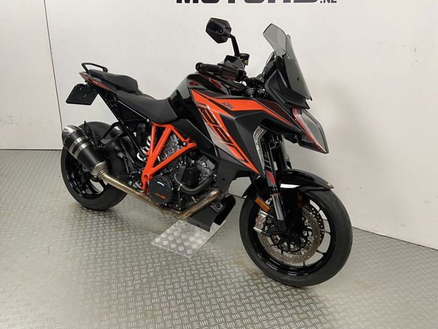 ktm - 1290-super-duke-gt