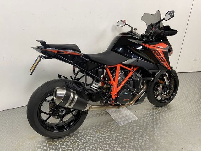 ktm - 1290-super-duke-gt