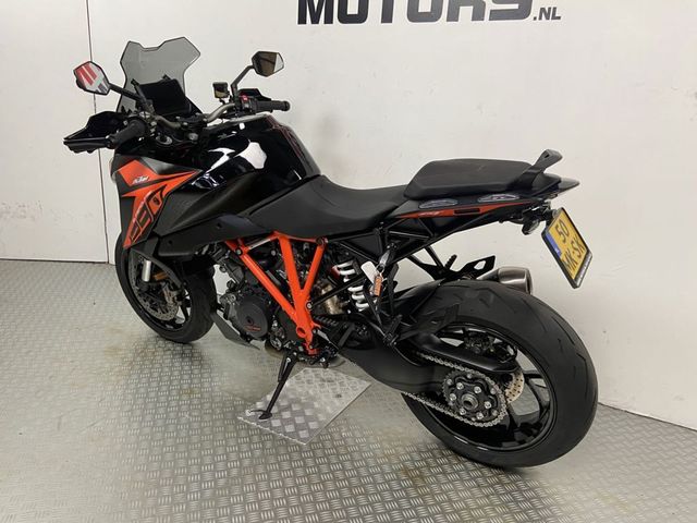 ktm - 1290-super-duke-gt