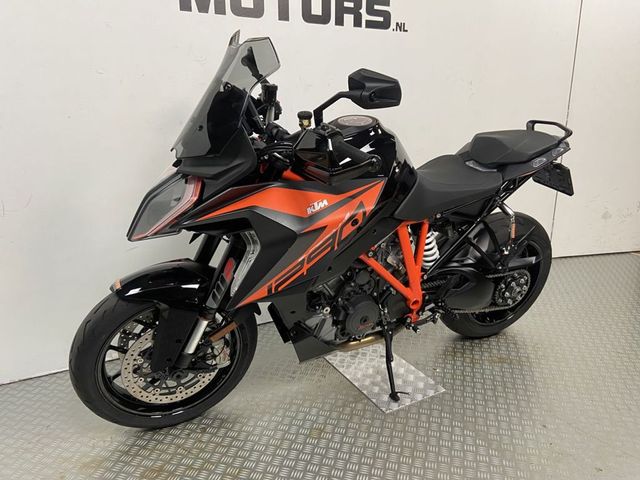 ktm - 1290-super-duke-gt