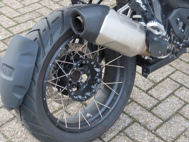 bmw - r-1300-gs