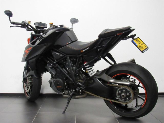 ktm - 1290-super-duke-r