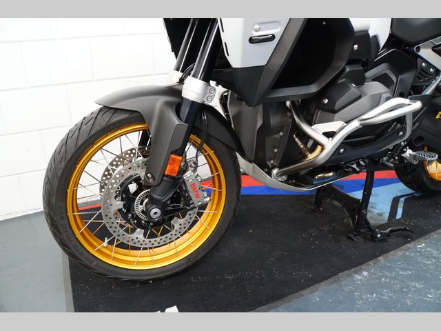 bmw - r-1300-gs-adventure-trophy