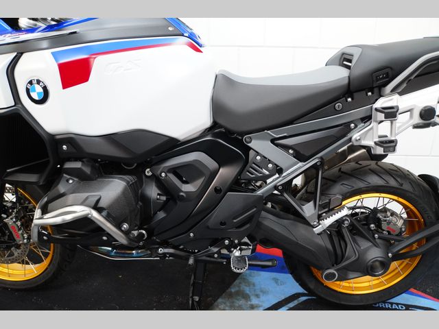 bmw - r-1300-gs-adventure-trophy