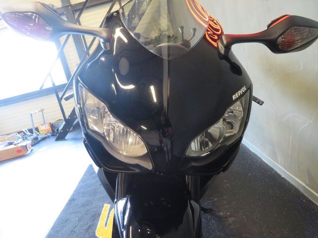 honda - cbr-1000-rr-r-fireblade