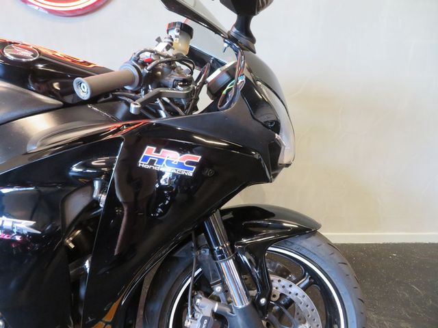 honda - cbr-1000-rr-r-fireblade