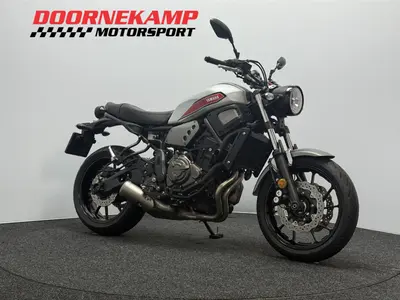 YAMAHA XSR 700 ABS – foto 2