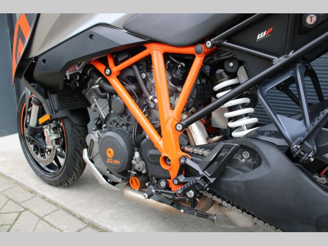 ktm - 1290-super-duke-gt