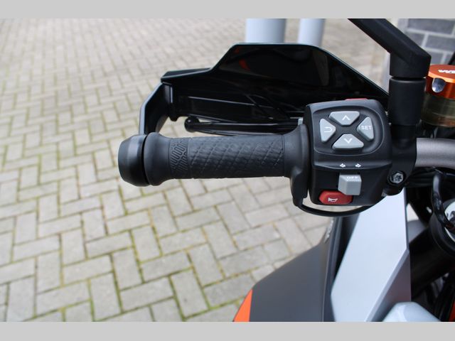 ktm - 1290-super-duke-gt