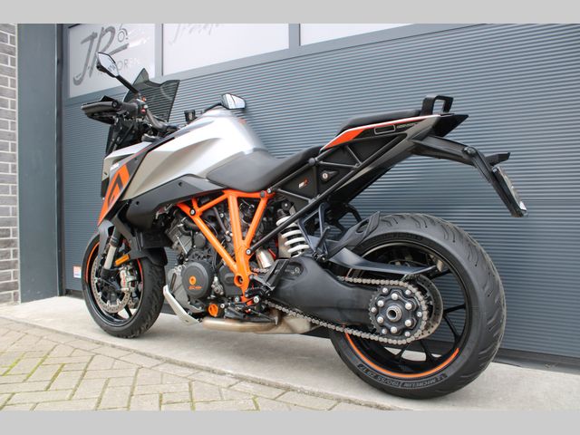ktm - 1290-super-duke-gt