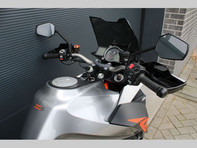 ktm - 1290-super-duke-gt