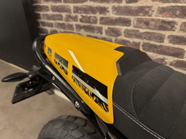 triumph - tracker-400