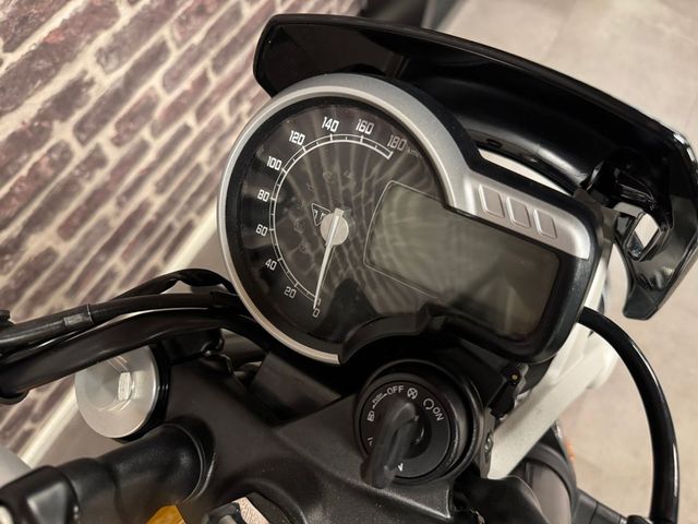 triumph - tracker-400
