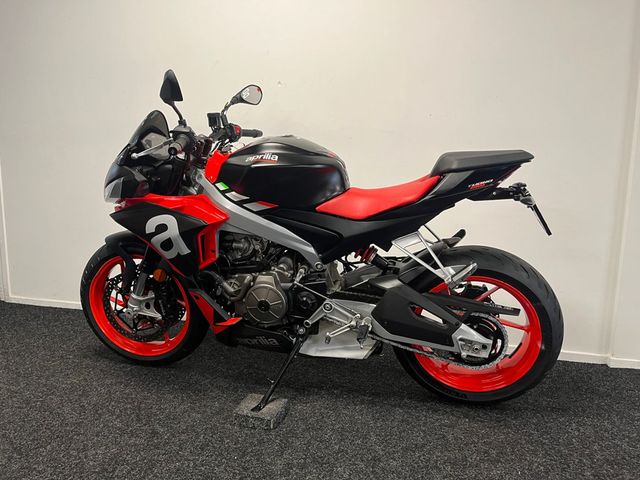 aprilia - tuono-660