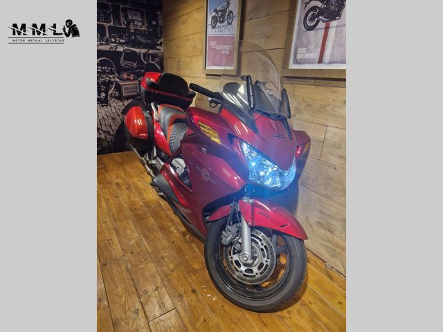 honda - st-1300-pan-european