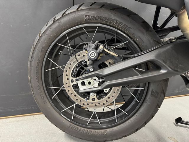 triumph - tiger-900-bond-edition