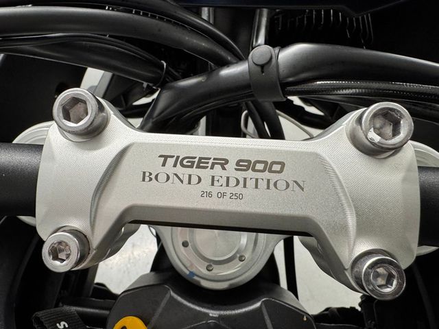 triumph - tiger-900-bond-edition