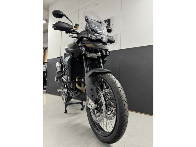 triumph - tiger-900-bond-edition