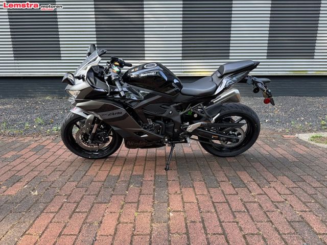 kawasaki - ninja-zx-4rr